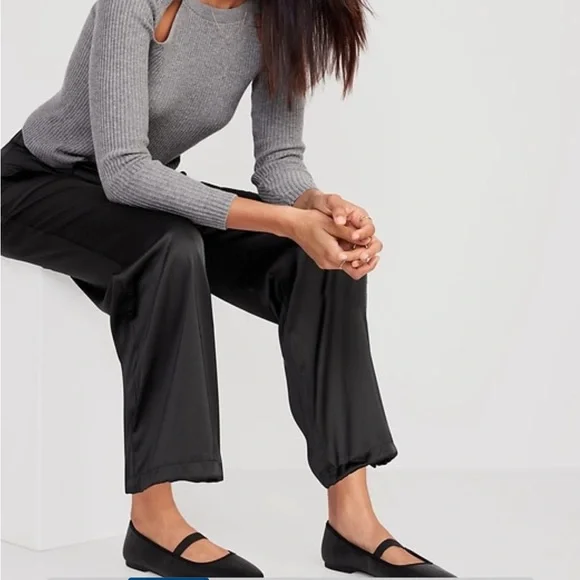 Old Navy Mary Jane Square-Toe black ballet flats - Picture 4 of 7